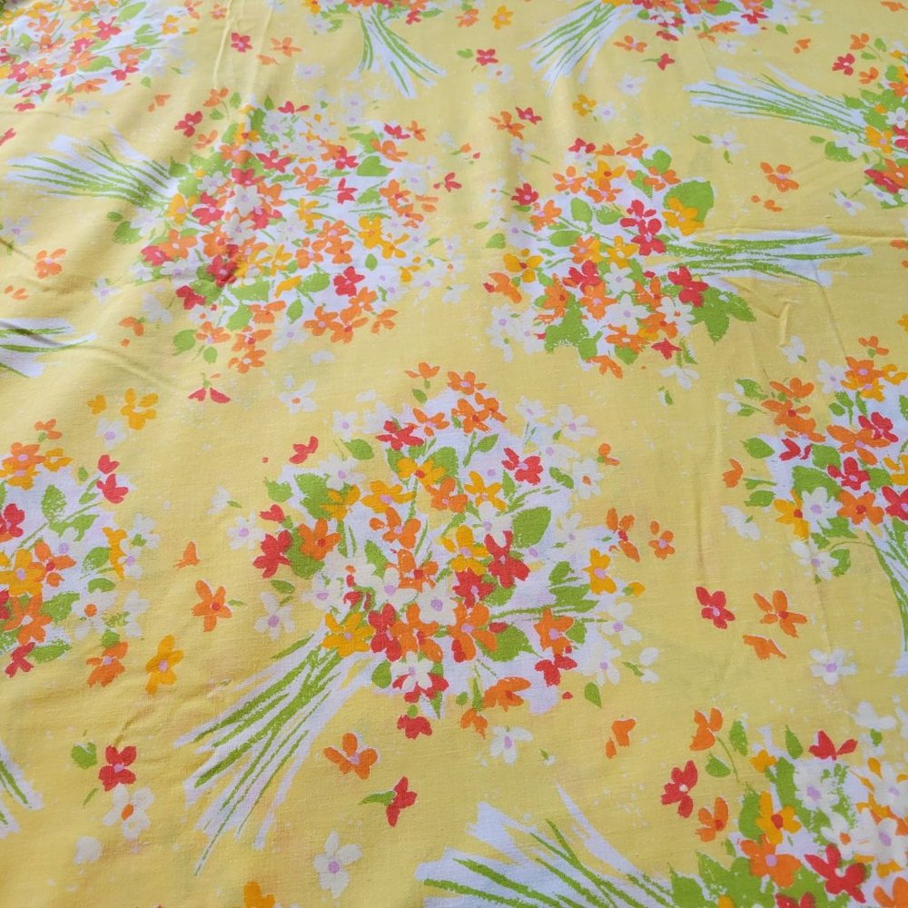 Vintage Top Flat Sheet Marlborough Muslin Yellow Floral Flower Power, Groovy